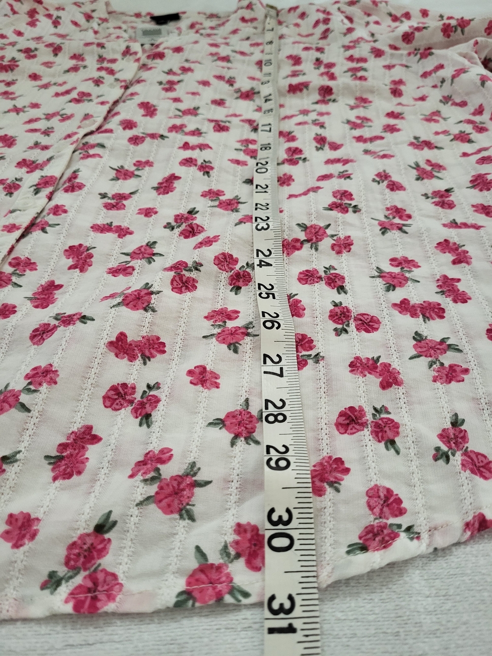 Torrid NWT White Button-Front Blouse with Pink Floral Print 100% Cotton - Picture 7 of 12